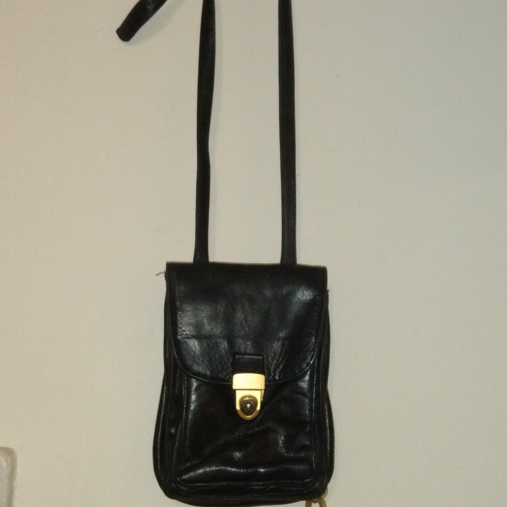 Black shoulder bag